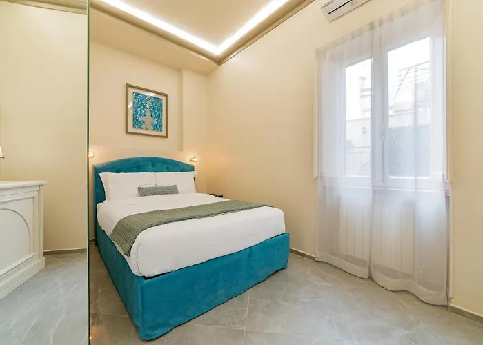 Bmga L Viapaola43 Palace Apartahotel Roma