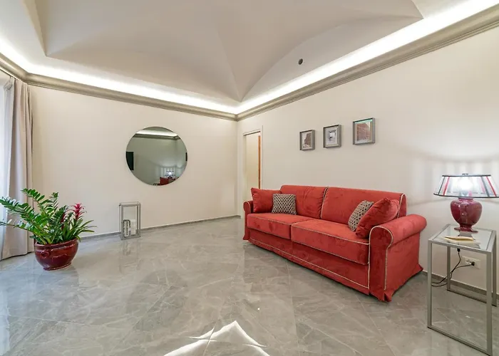 Bmga L Viapaola43 Palace Apartahotel