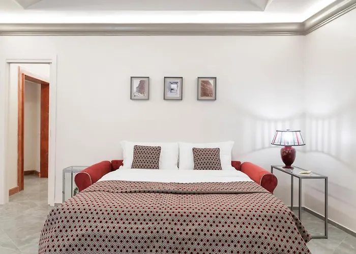 Bmga L Viapaola43 Palace Aparthotel 4*