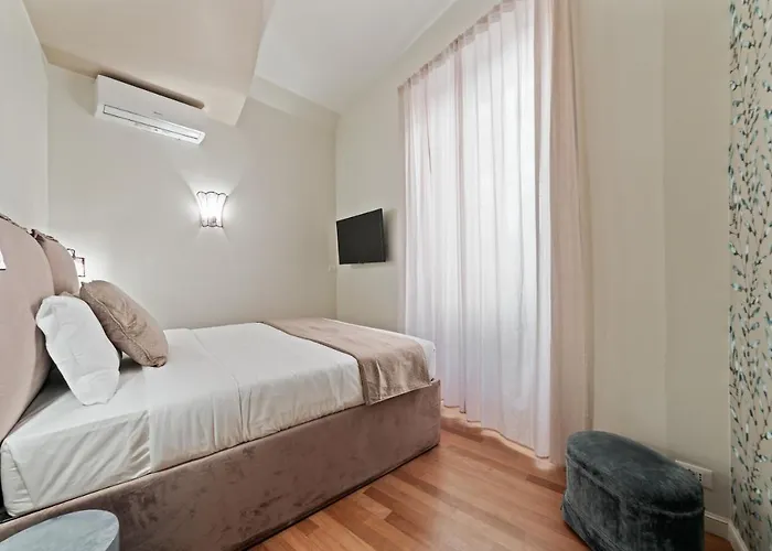 Bmga L Viapaola43 Palace Aparthotel 4*