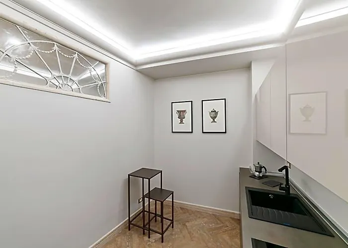 Bmga L Viapaola43 Palace Apartahotel Roma
